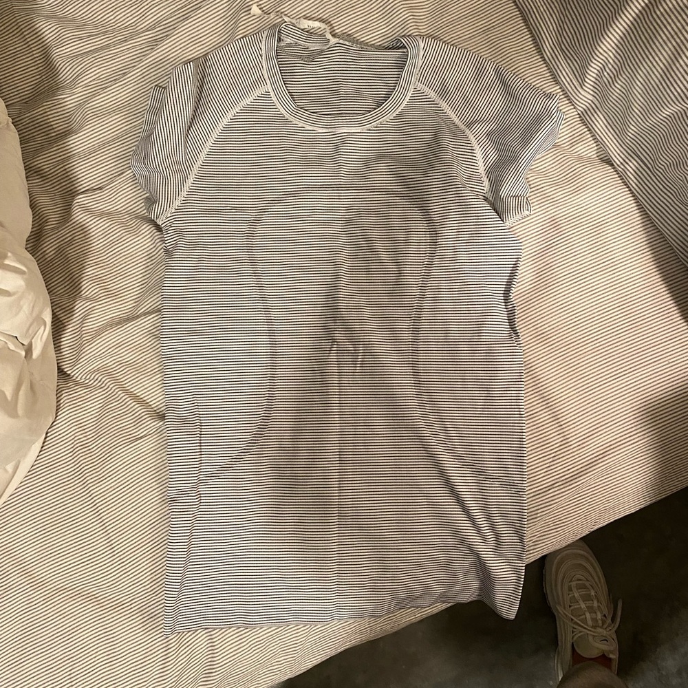 Black and white Lululemon shirt